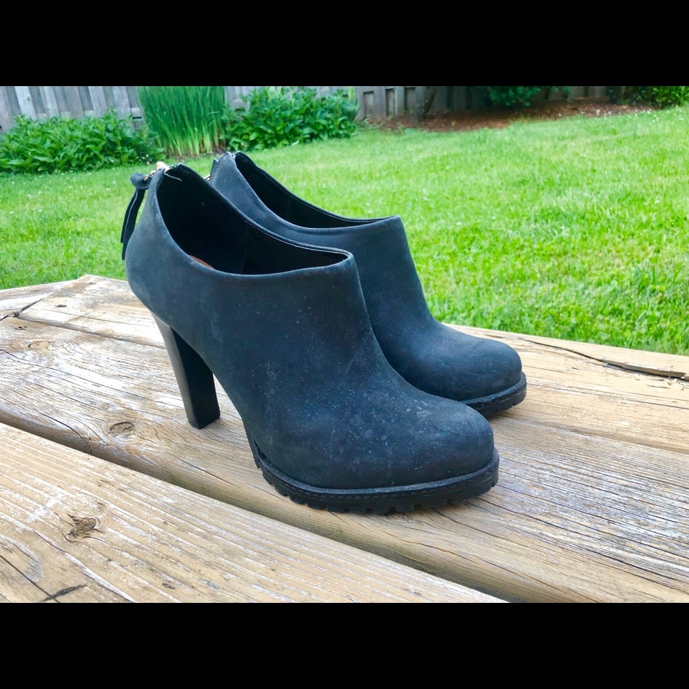 Vicenza Leather High-heeled Ankle Booties